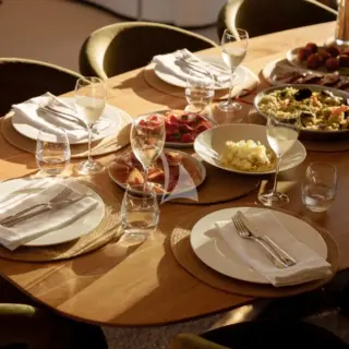 4A - Main deck dining