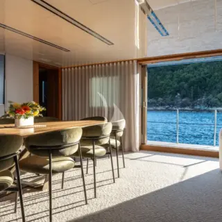 4A - Main deck dining