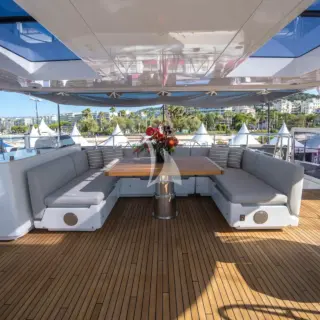 ANKAWER VI - Flybridge