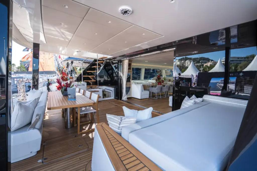 ANKAWER VI - Aft Deck