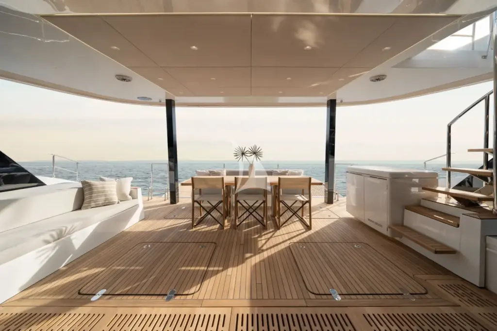 ANKAWER VI - Aft Deck