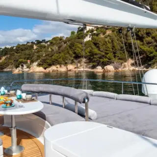 S/Y ALLURES Flybridge Seating