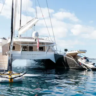 S/Y ALLURES Toys