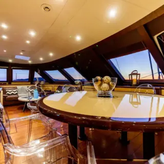 S/Y ALLURES Main Salon & Dining