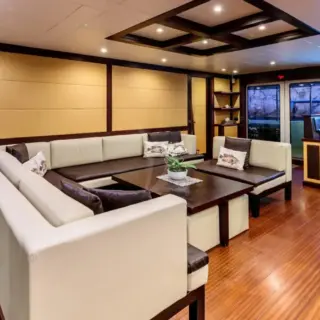 S/Y ALLURES Main Salon