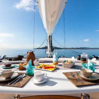 S/Y ALLURES Flybridge