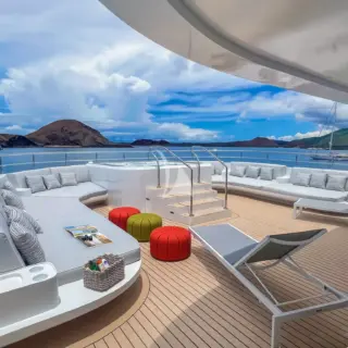 Sunlit lounge with jacuzzi