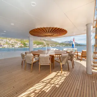 ORIY - Upper Deck dining table