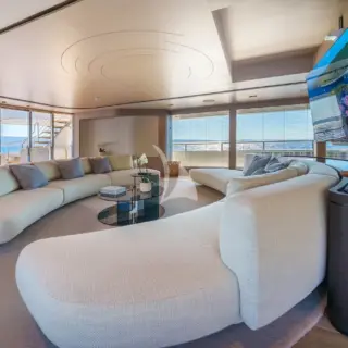 ORIY - Lounge area