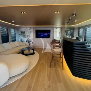 ORIY - Upper Deck Salon