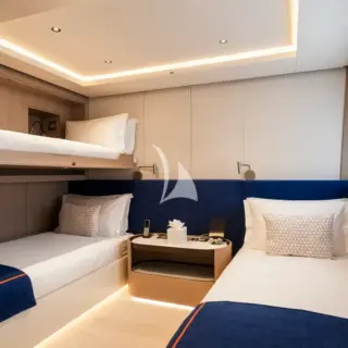 Lower deck twin cabin with pullman