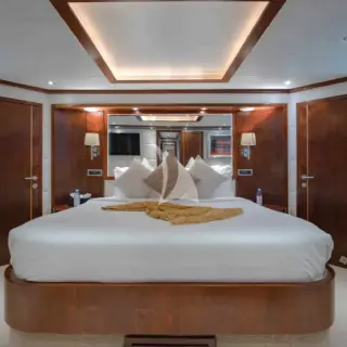 MIA KAI - Master Stateroom