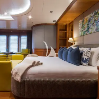 Main deck master suite - bedroom