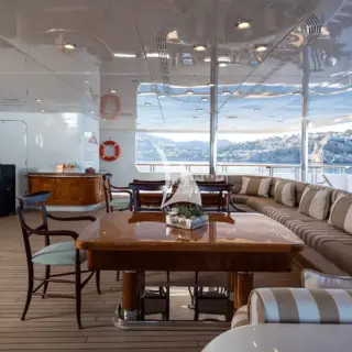 Main deck aft