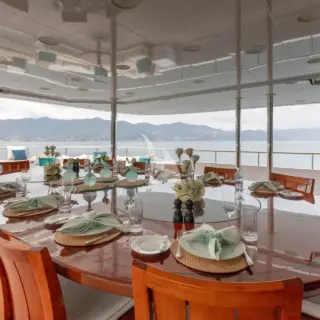 Upper Deck - Al fresco dining area