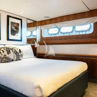 Guest double cabin