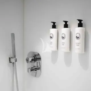 Guest twin cabin bathroom