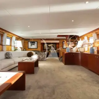 CURIOSITY - Living area