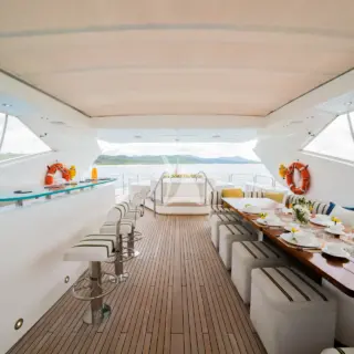 Sundeck - Dining & Bar