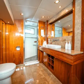 CHAOS - Master Cabin Ensuite