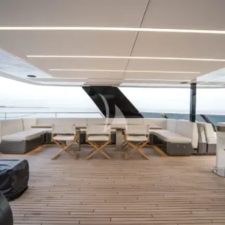 TESNI - Flybridge