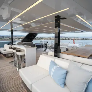 TESNI - Flybridge