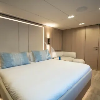 TESNI - Master Cabin