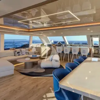 TESNI - Saloon
