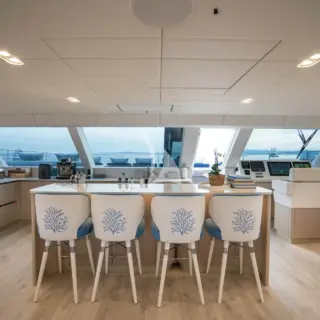 TESNI - Main Saloon - Dining Area