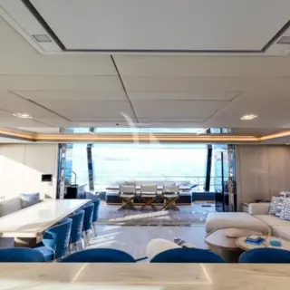 TESNI - Saloon
