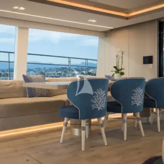 TESNI - Main Saloon - Dining Area