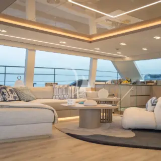 TESNI - Main Saloon