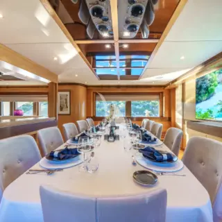 SILENT WORLD - Dining area
