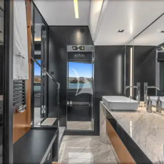 ICONA - Bathroom master cabin 