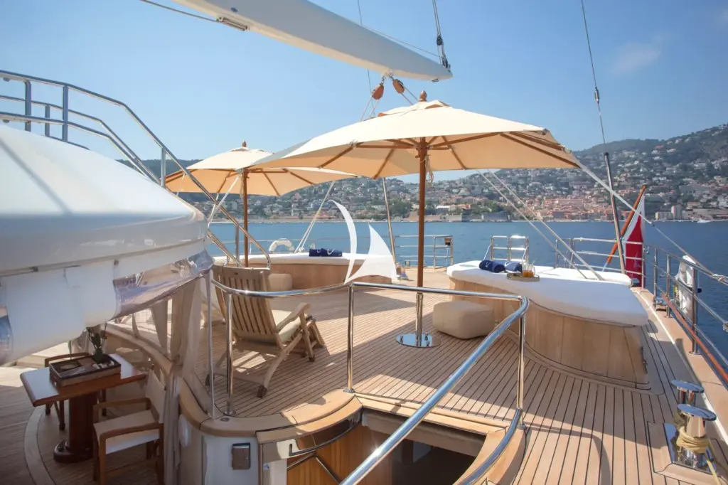 LA LUNA - Aft sunpads