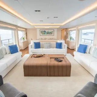 SANTOSH Majesty 100 - Main Salon