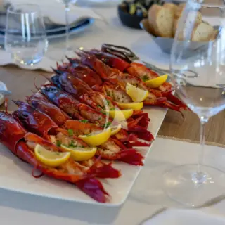 Belldia - Main Deck Aft Dinner