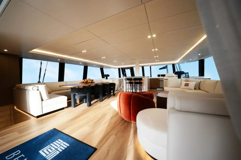 Belldia - Main Deck Salon