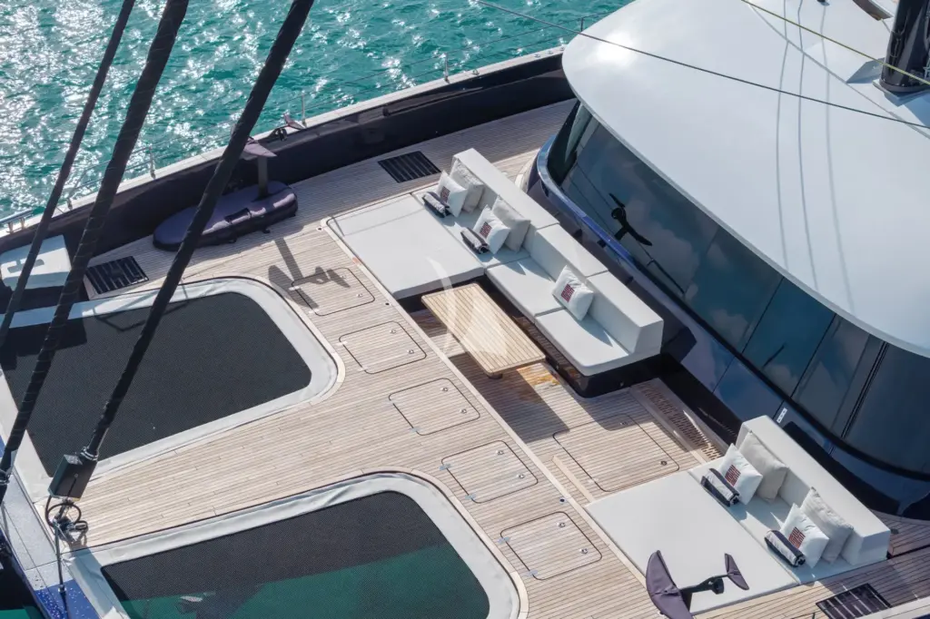 Belldia - Main Deck Forward