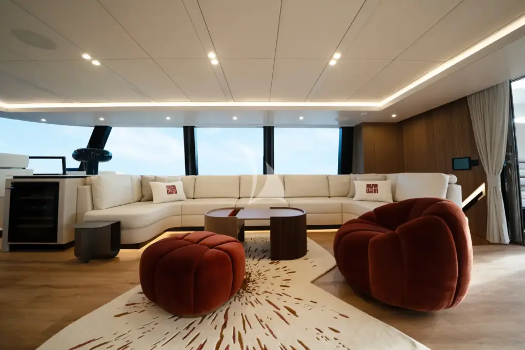 Belldia - Main Deck Salon