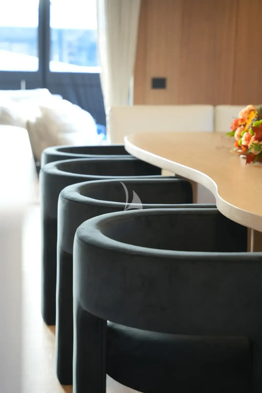 Belldia - Main Deck Salon