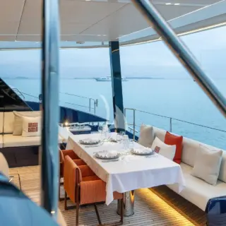 Belldia - Main Deck Aft