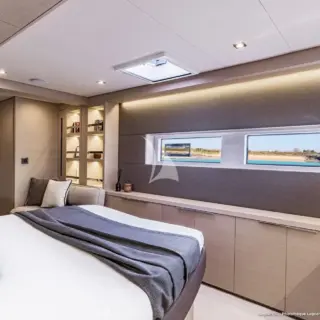 Master cabin - Factory photo
