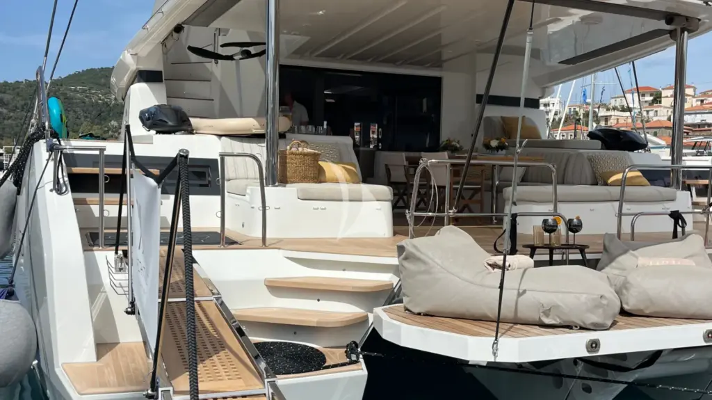 LULU - Aft Deck