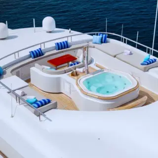 Sundeck - Jacuzzi & lounge area