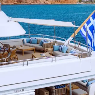 Upper deck lounge area