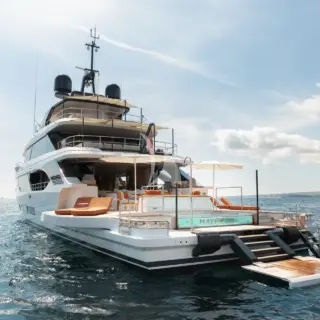 MAIN DECK SWIM PLATFORM