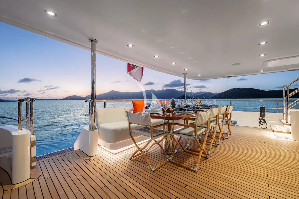 ADASTRA - Main aft dining 