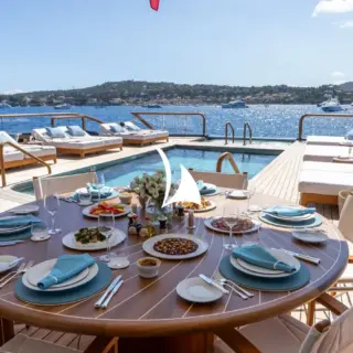 Main deck aft