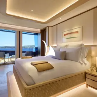 Main deck convertible suite